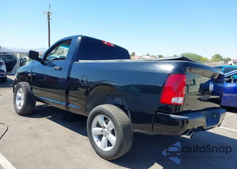 2013 Ram 1500 Express из США, поврежденный, VIN 3C6JR6ATXDG505221